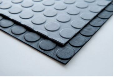 GUMMI-RUNDNOPPENMATTE    | SBR | SCHWARZ